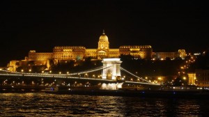 Night shots. Chain Bridge