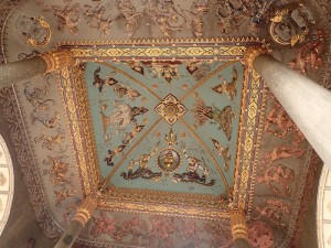 Patuxai Victory Monument. the ceiling. 